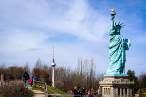 Vom Berliner Fernsehturm zur New Yorker Freiheitsstatue in 10 Minuten